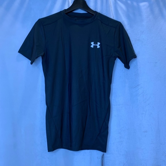 BNWT Men’s Under Armour black compression heat gear™️ short sleeve logo t-shirt. - Picture 2 of 10